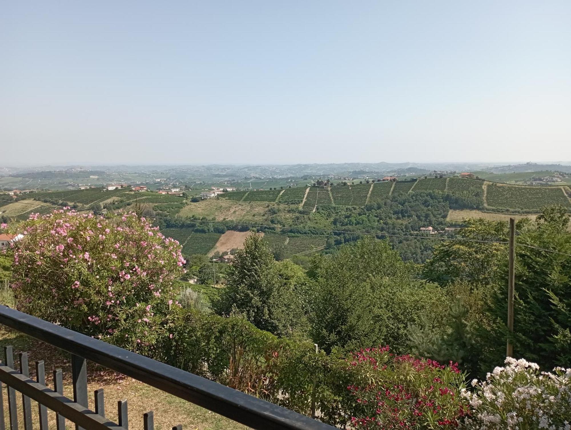 Casa Vacanza Il Colle Del Vento Calosso Extérieur photo