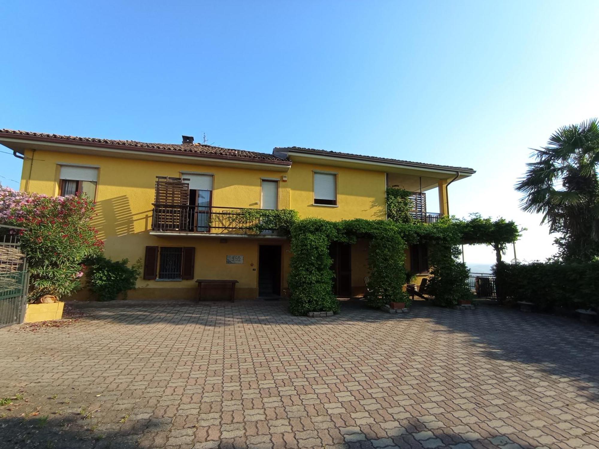Casa Vacanza Il Colle Del Vento Calosso Extérieur photo